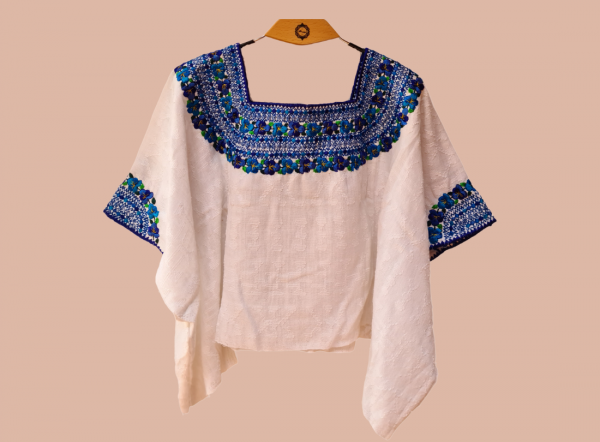 Huipil de Chamelco, blanco con detalles azul y verde - Image 2